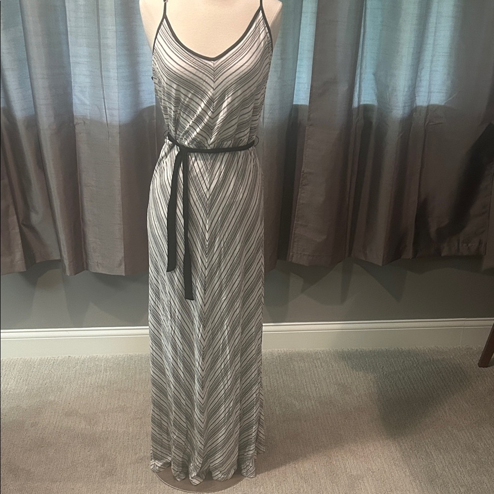 Red Haute Designer Black and White Chevron Maxi Dress sz Large - Picture 1 of 7